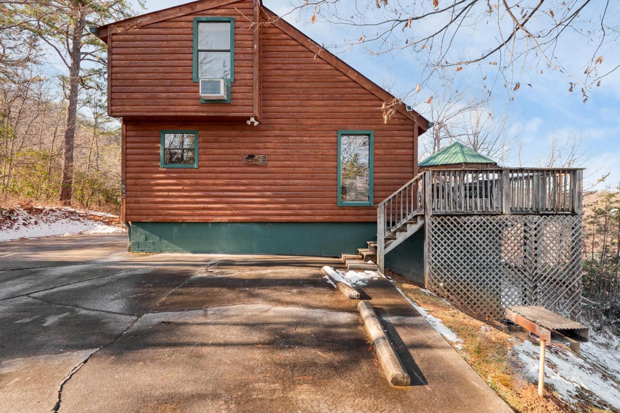 Fontana By Avantstay Gorgeous Mountain Cabin W Views Hot Tub Game Room Gatlinburg Exterior photo